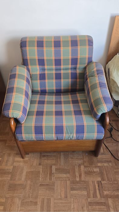 Poltrona usada em bom estado