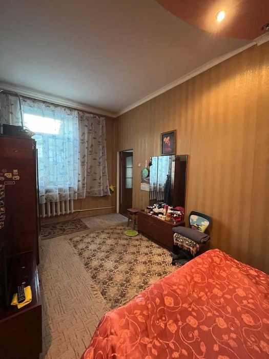 продаж частини будинку, центральна частина міста