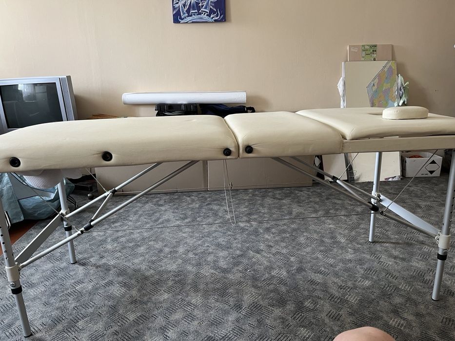Продам массажный стол,кушетка косметологическая