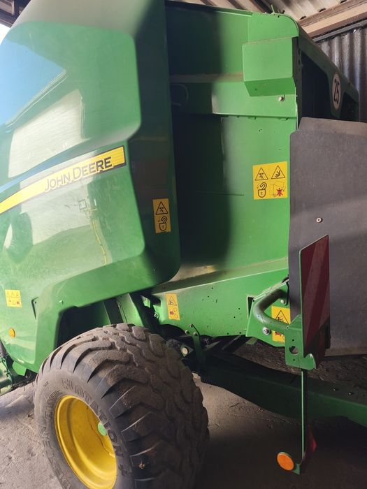 Sprzedam prasę John Deere V 451m