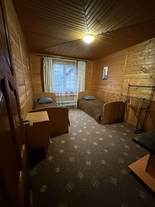 Здається садиба “Під лісом у Гіда!