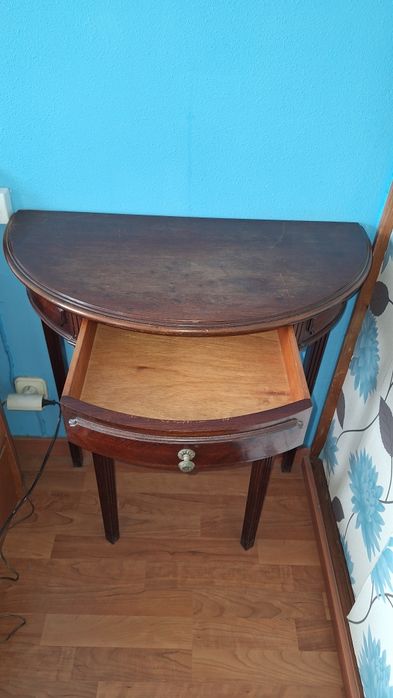 Mesa Meia Lua antiga