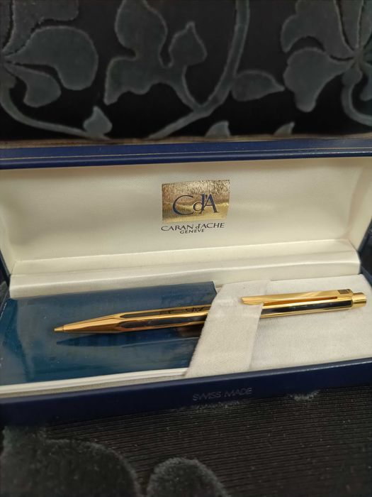 Lapiseira Caran d’Ache Hexagonal Vintage: banhada a ouro 18k