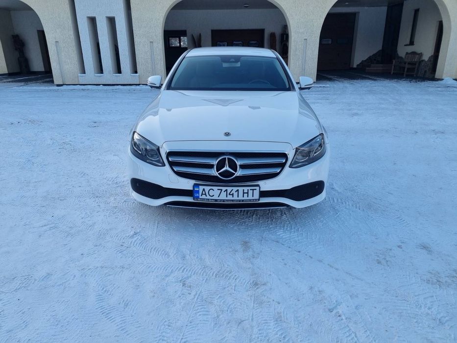 Mercedes Benz 2017 рік