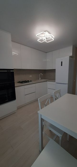 1 кім.кв. " Наречена" В молодіжному районі Масани