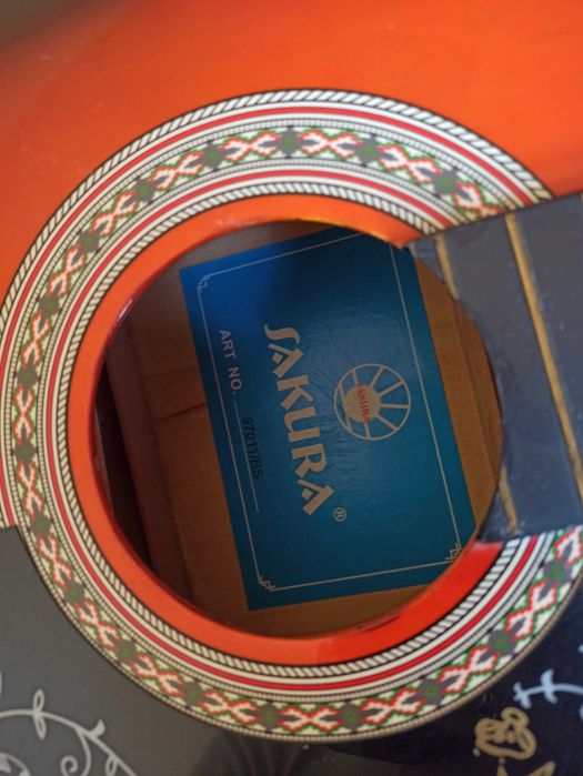 Gitara klasyczna do ozdoby lub renowacji