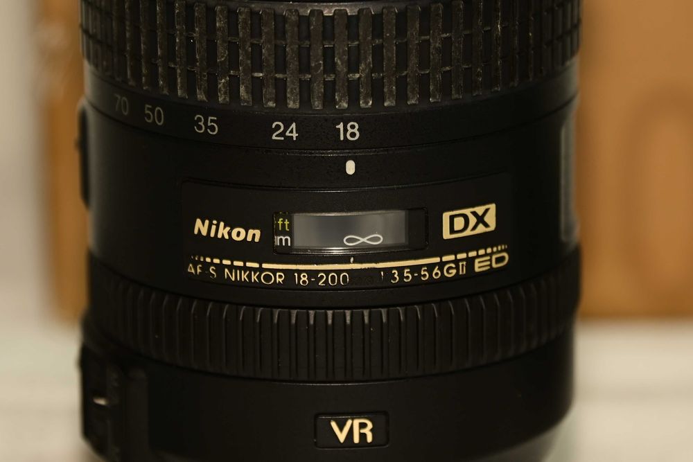 Nikon AF-S DX Nikkor 18-200mm f/3.5-5.6 G ED VR I64739847917186121