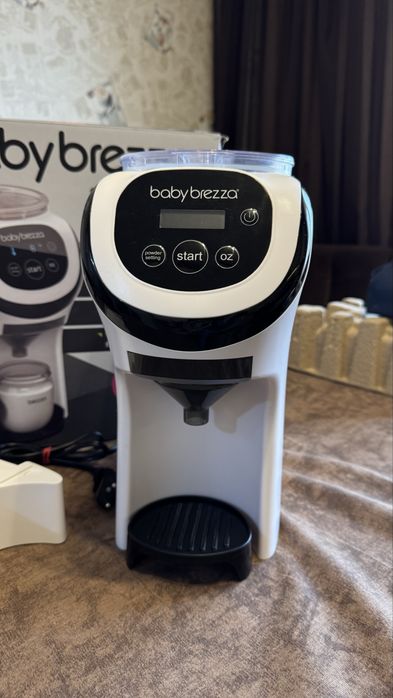 Машина для приготування дитячої суміші Baby Brezza  Formula Pro Mini