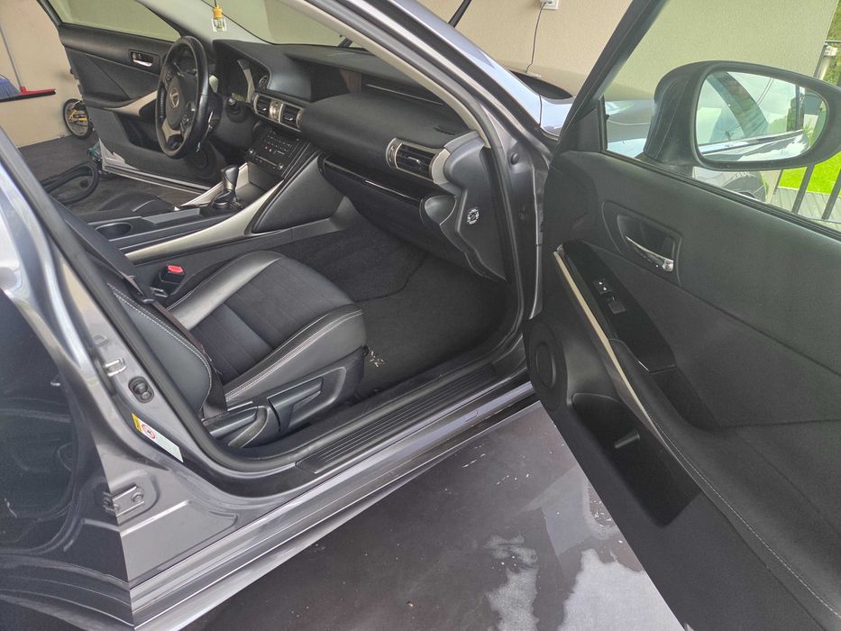 Lexus IS 300h Executive