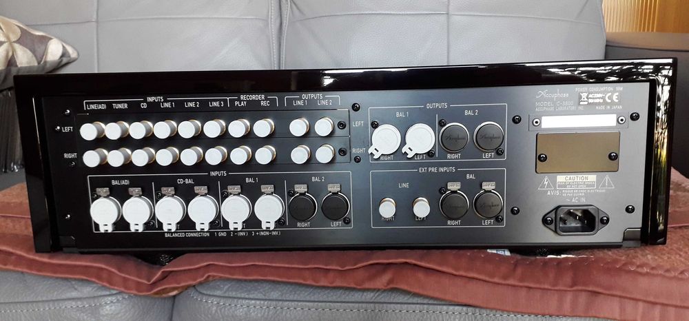 Accuphase C-3800 przedwzmacniacz stan bardzo dobry, komplet akcesoriów