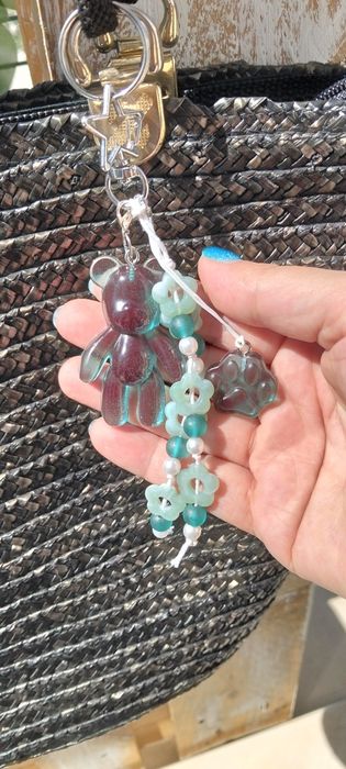 Bag charm artesanal urso em verde