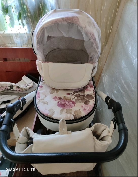 Квіткова коляска 2-в-1 для маленької принцеси