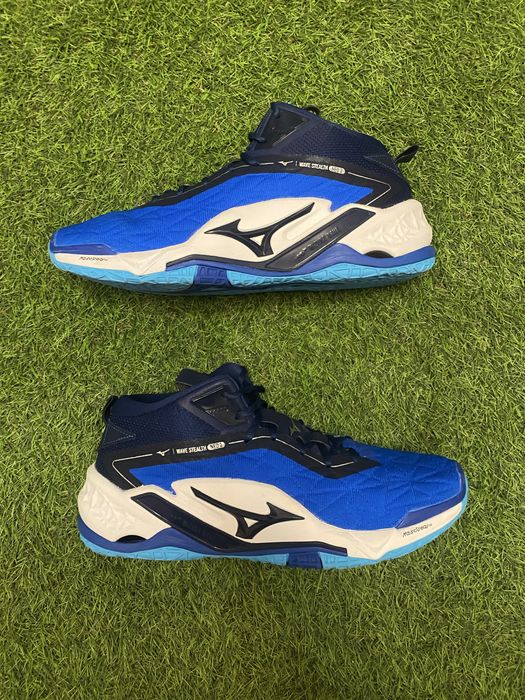 Волейбольні кросівки mizuno