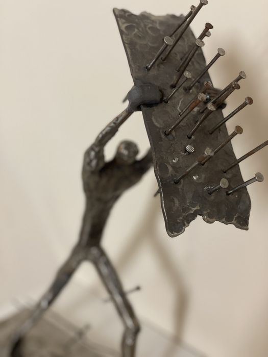 Кована скульптура арт обʼєкт