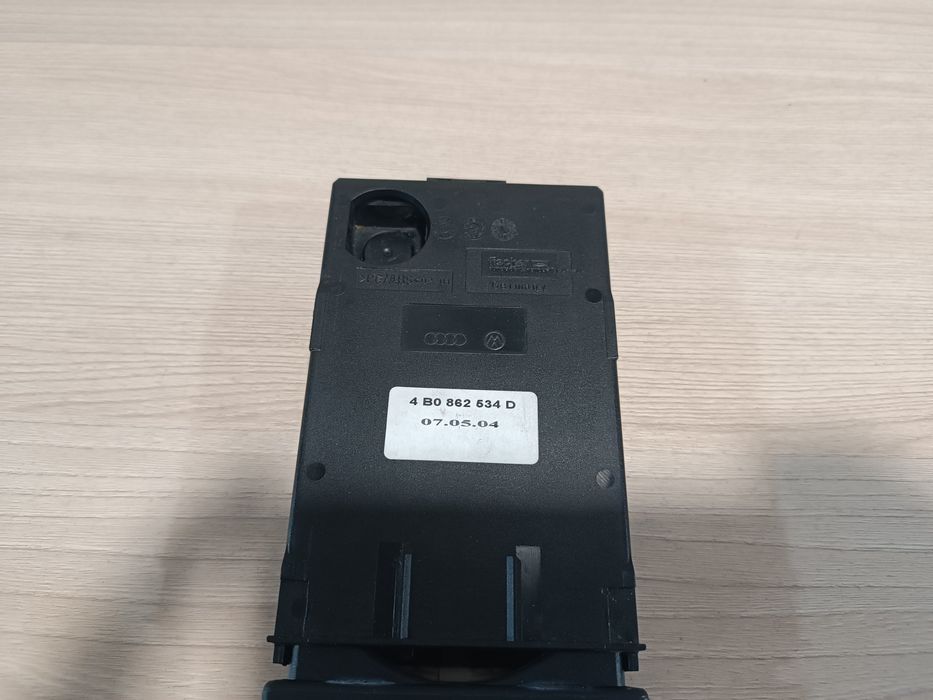 Подстаканник audi a6 c5 оригинал 4b0862534d