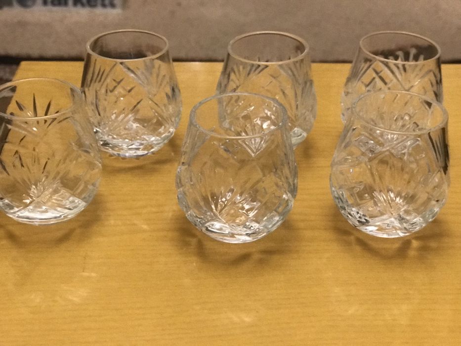 Продам нові кришталеві чарки об'єм 100мл. За чарку 100грн.