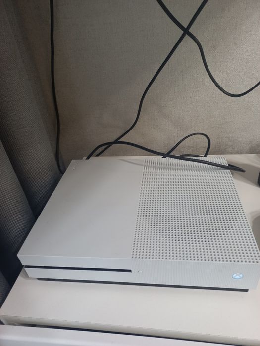 Xbox one s 1 tb.