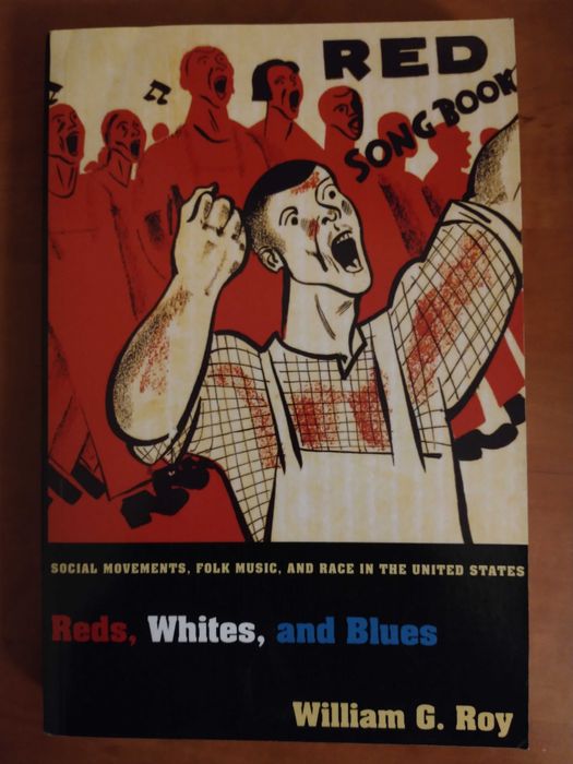 Vários livros sobre música, subculturas, sociedade