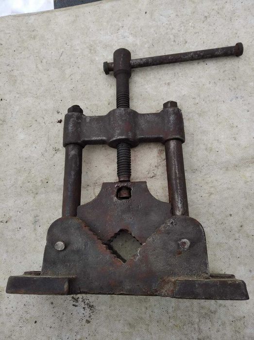 Труботримач .трубогин ,трубодержатель, трубогиб .