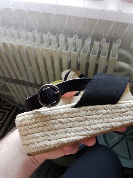 Продам Жіночі Босоніжки