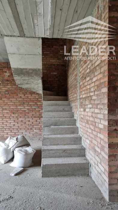 Продам таунхаус-БЕЗ КОМІСІЇ-Цегла+СТИЛЬНИЙ+УВАГА-Місцеві Комунікації!