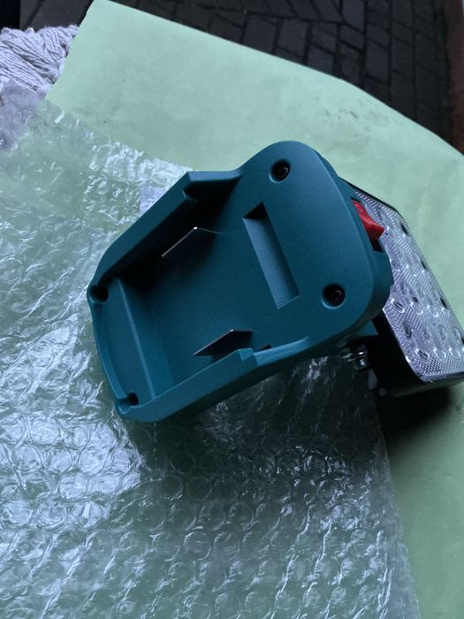 Прожекторна лампа робоча плюс павербанк на акумулятор makita електроін