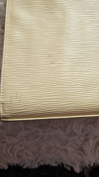 Louis Vuitton Epi croisette PM Vanilla