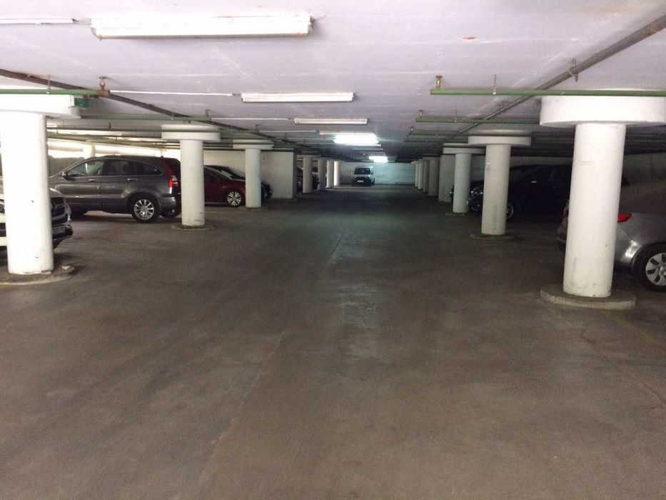 Паркомісце 16 м², напівпідземний паркінг, Вітряні Гори 2Б