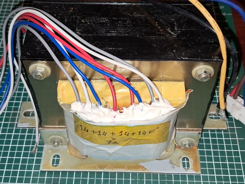 Transformador 4x14V 400VAs