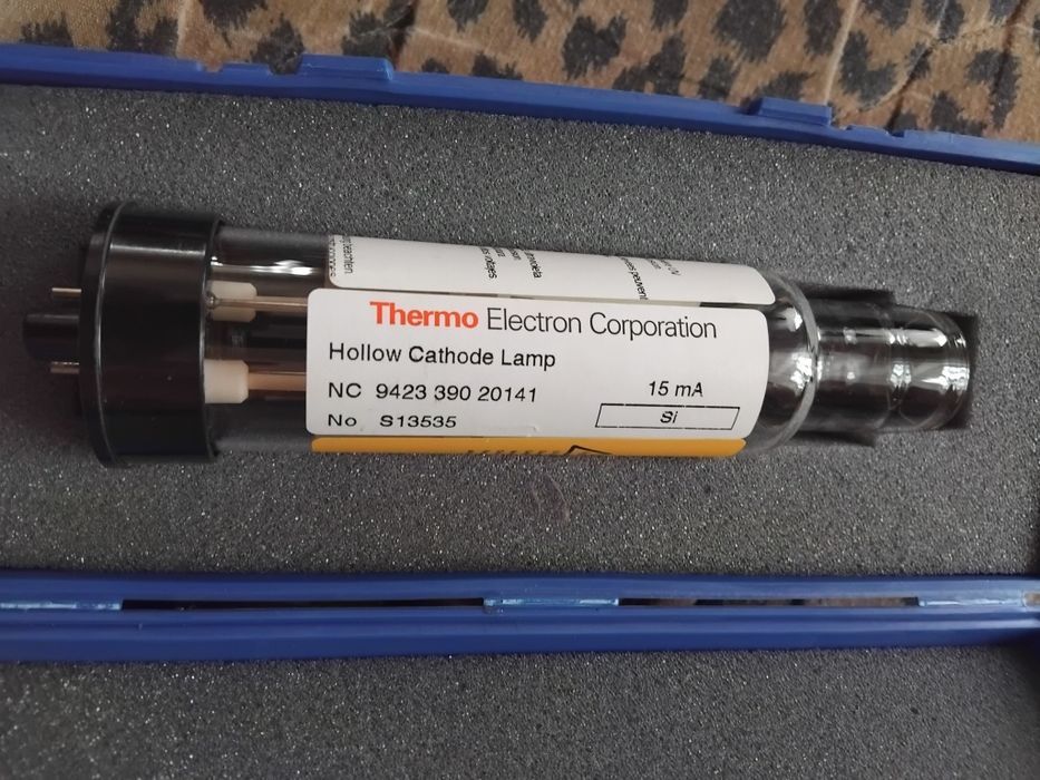 Лампа с полым катодом