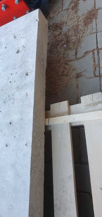 Betonowe murki ogrodzeniowe