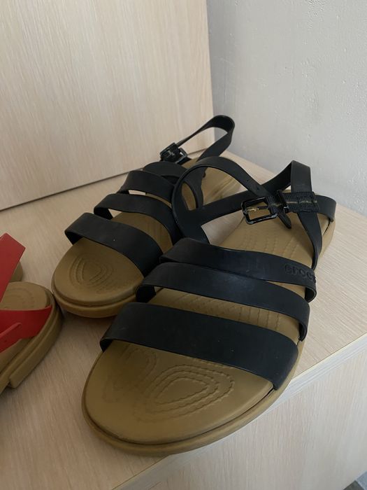 Босоножки Crocs, летние