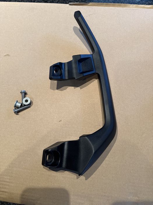 Uchwyt pasażera mocowanie + śruby BMW C400 GT x82