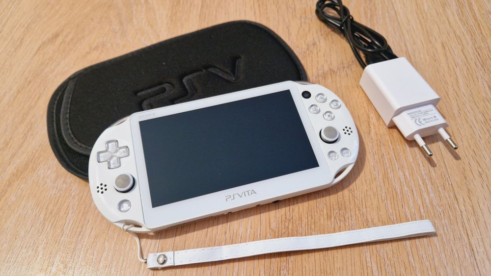 Sony Ps vita Slim  64гиг, 65 игр +чехол