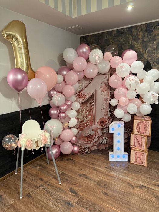 Do wynajęcia dekoracje na roczek dziecka cyfra ścianka