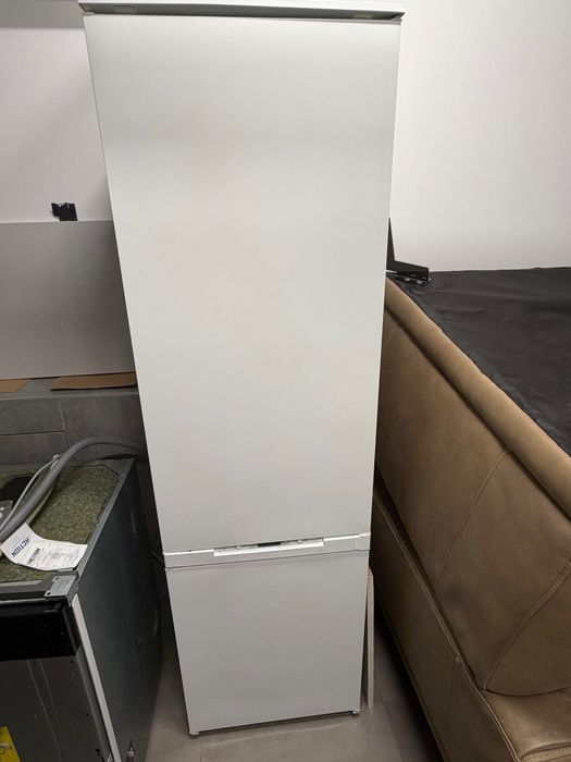 Lodówka do zabudowy Electrolux ENN3153AOW