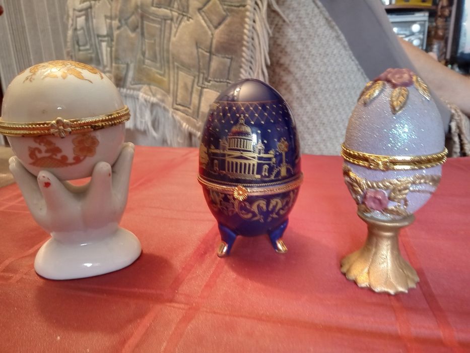 Ваза цветное стекло Чехословакия тарелки японские