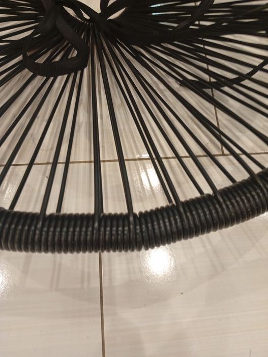 Zestaw 2 krzeseł ze stolikiem