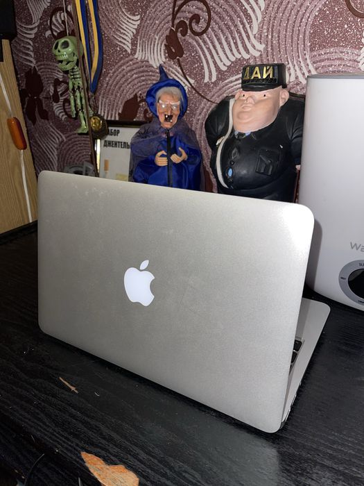Продам Macbook Air 2014