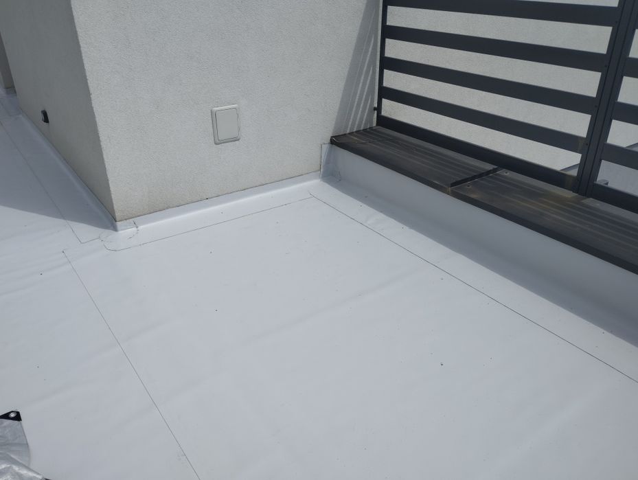 Dachy płaskie Membrany dachowe. Dach, Garaż. Balkon