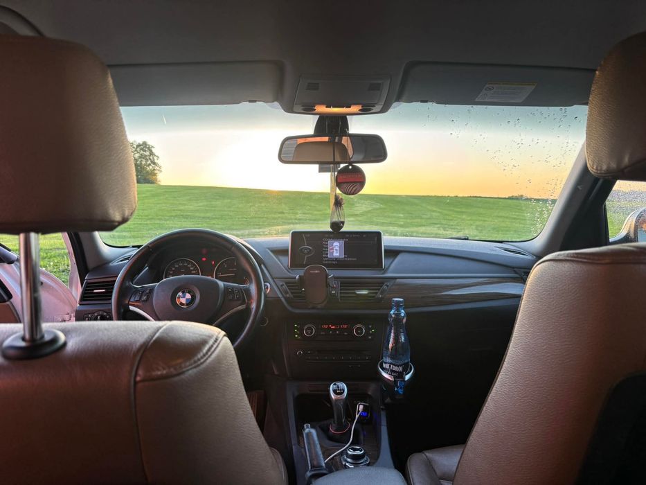 BMW X1 2.0d 143 KM | 2011 | Brązowa skóra | Ekran tablet