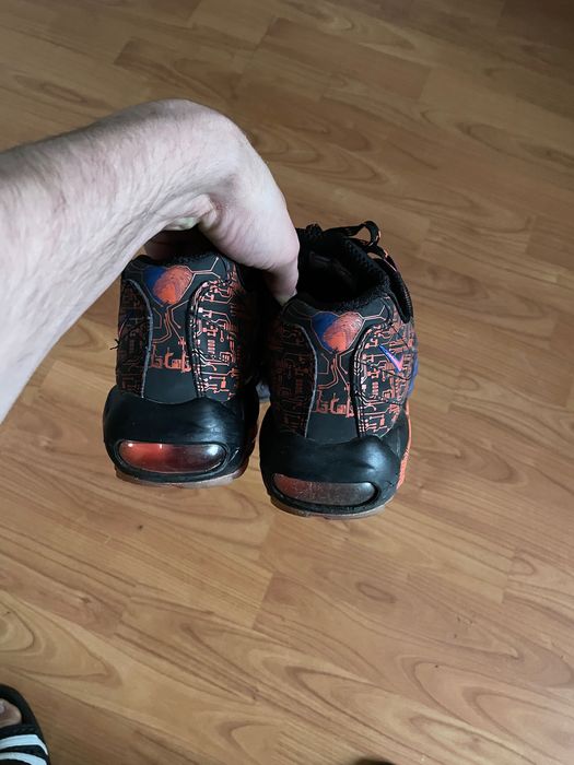 Witam przedstawiam trampki popularnej marki Nike air max 95;)