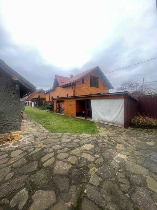 Продаж будинку в с. Крушельниця з великою ділянкою