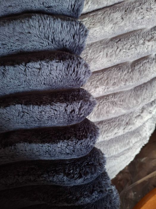 Пледи "шарпей" велюрові