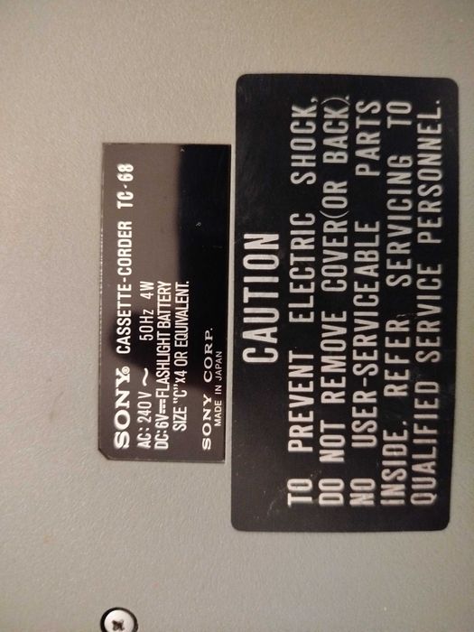 Magnetofon kasetowy Sony TC68 przenośny lata 70 PRL opis części