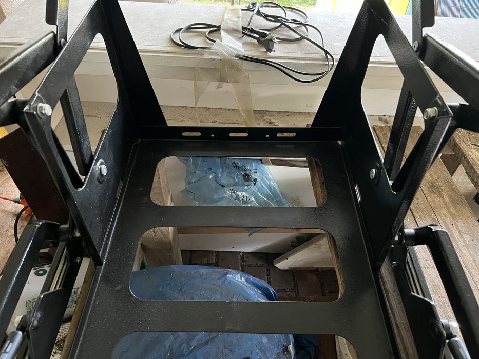 Szuflada pod lodówkę