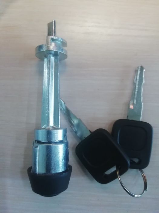 Личинка,контактная группа,корпус замка зажигания AUDI,VW GOLF,PASSAT