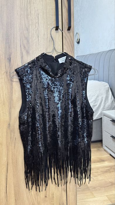 Топ в пайетках с бахрамой