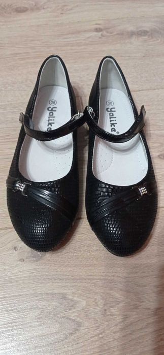 Туфлі для дівчинки