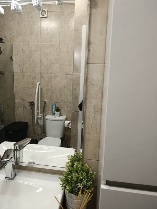 Espelho de casa de banho ótimo estado.